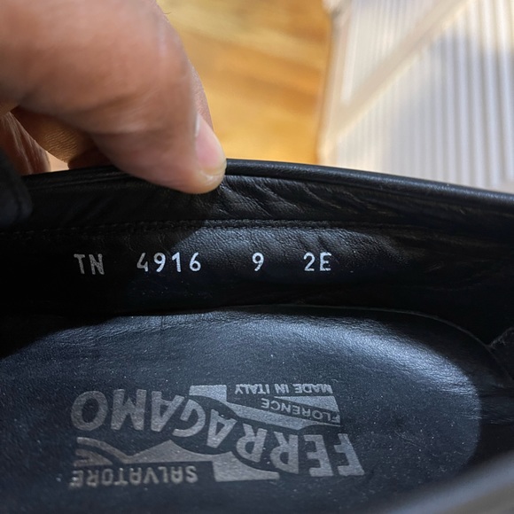Salvatore Ferragamo Black Loafers Sz 9 EE - Picture 13 of 13